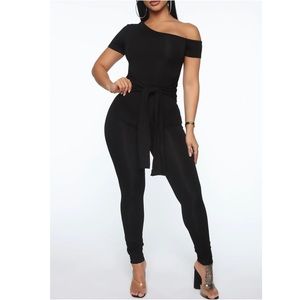 ✨Black Short Sleeve Jumpsuit, Small✨